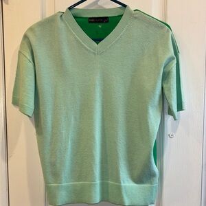 M&S COLLECTION SWEATER S/S LIGHT GREEN ON FRONT AND KELLY GREEN ON BACK SIZE SM